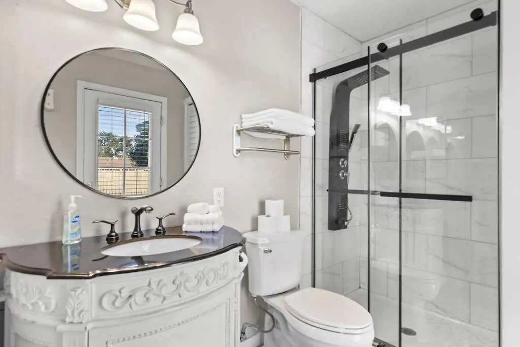 Holiday home Charming Studio Overlooking The Pool. Phoenix