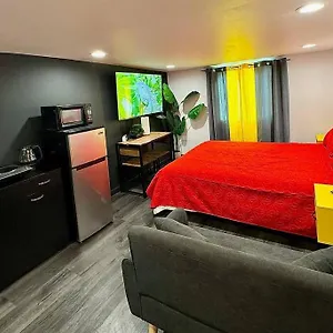 Apartment New Tiny Uptown, Phoenix